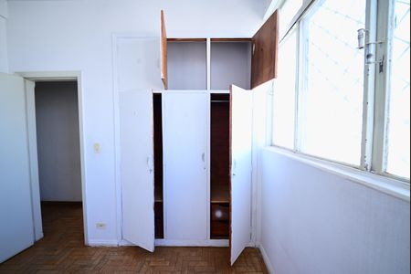Apartamento para alugar com 129m², 3 quartos e sem vaga
