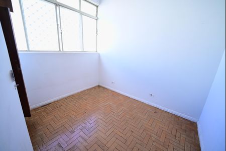 Apartamento para alugar com 129m², 3 quartos e sem vaga