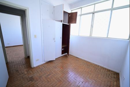 Apartamento para alugar com 129m², 3 quartos e sem vaga