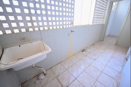 Apartamento para alugar com 129m², 3 quartos e sem vaga