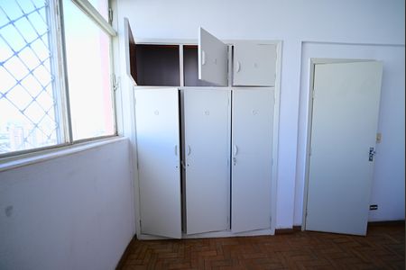 Apartamento para alugar com 129m², 3 quartos e sem vaga