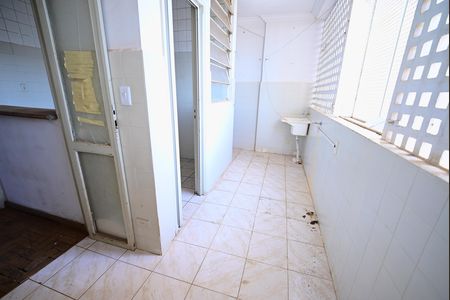 Apartamento para alugar com 129m², 3 quartos e sem vaga