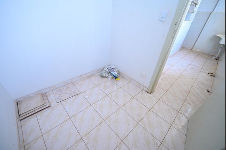 Apartamento para alugar com 129m², 3 quartos e sem vaga