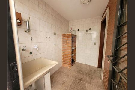 Casa à venda com 109m², 2 quartos e 2 vagas