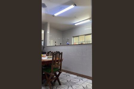 Casa à venda com 135m², 4 quartos e 4 vagas