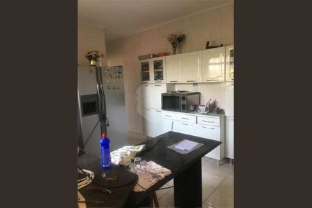 Casa à venda com 3 quartos, 180m² em Vila Pirajussara, São Paulo