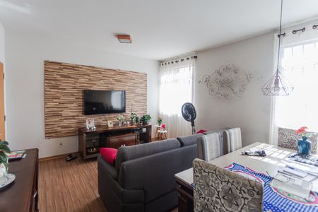 Sala de apartamento à venda com 3 quartos, 75m² em Renascença, Belo Horizonte