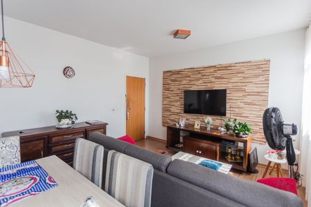 Sala de apartamento à venda com 3 quartos, 75m² em Renascença, Belo Horizonte