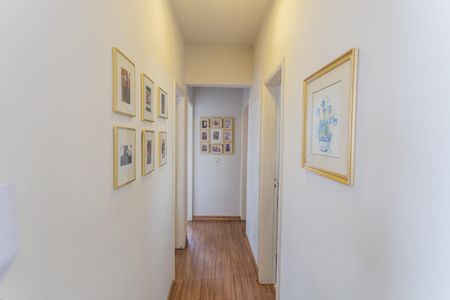 Corredor de apartamento à venda com 3 quartos, 75m² em Renascença, Belo Horizonte