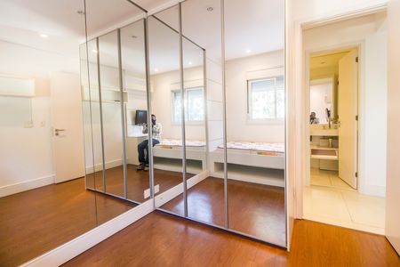 Quarto 2 de apartamento para alugar com 2 quartos, 90m² em Alphaville Empresarial, Barueri