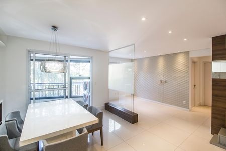 Sala  de apartamento para alugar com 2 quartos, 90m² em Alphaville Empresarial, Barueri