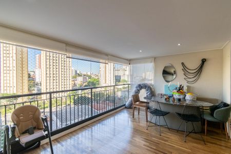 Apartamento à venda com 90m², 2 quartos e 2 vagasVaranda