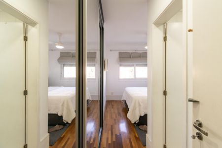 Apartamento à venda com 90m², 2 quartos e 2 vagasSuíte 