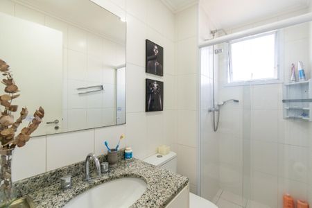 Apartamento à venda com 90m², 2 quartos e 2 vagasBanheiro Social