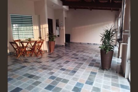 Casa à venda com 154m², 3 quartos e 3 vagas