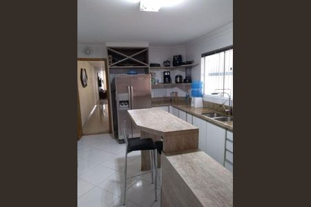 Casa à venda com 293m², 3 quartos e 10 vagas