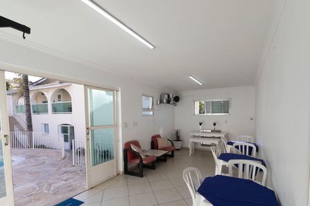 Casa à venda com 680m², 4 quartos e 4 vagas Casa à venda com 680m², 4 quartos e 4 vagasSalão de Festas