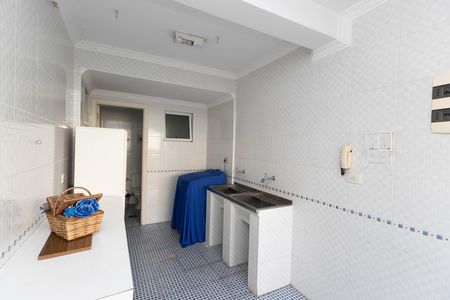 Casa à venda com 680m², 4 quartos e 4 vagas Casa à venda com 680m², 4 quartos e 4 vagasÁrea de Serviço