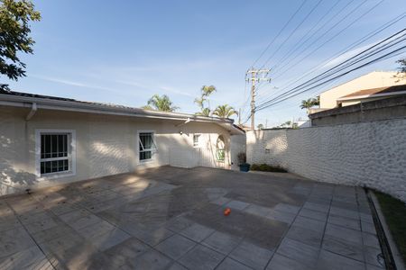 Casa à venda com 680m², 4 quartos e 4 vagas Casa à venda com 680m², 4 quartos e 4 vagasTerraço