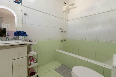 Casa à venda com 680m², 4 quartos e 4 vagas Casa à venda com 680m², 4 quartos e 4 vagasBanheiro da Suíte 2