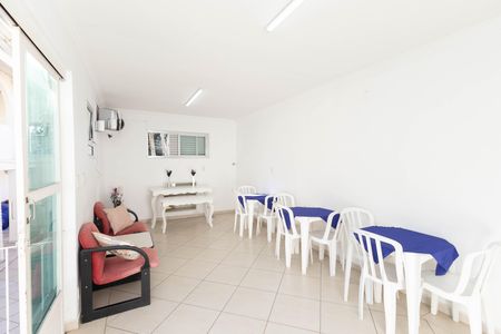 Casa à venda com 680m², 4 quartos e 4 vagas Casa à venda com 680m², 4 quartos e 4 vagasSalão de Festas