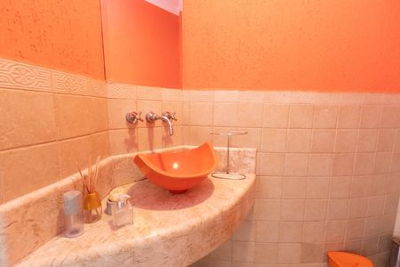 Casa à venda com 680m², 4 quartos e 4 vagas Casa à venda com 680m², 4 quartos e 4 vagasLavabo