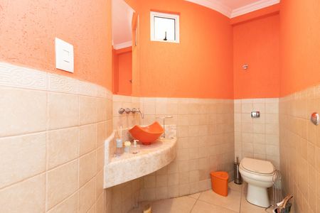 Casa à venda com 680m², 4 quartos e 4 vagas Casa à venda com 680m², 4 quartos e 4 vagasLavabo