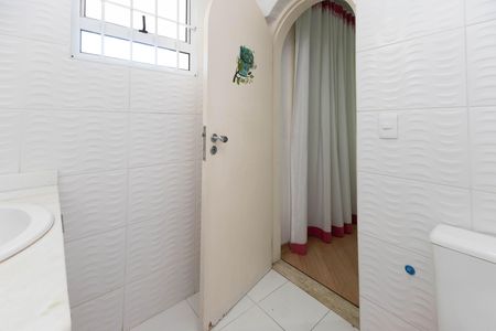 Casa à venda com 680m², 4 quartos e 4 vagas Casa à venda com 680m², 4 quartos e 4 vagasBanheiro 4