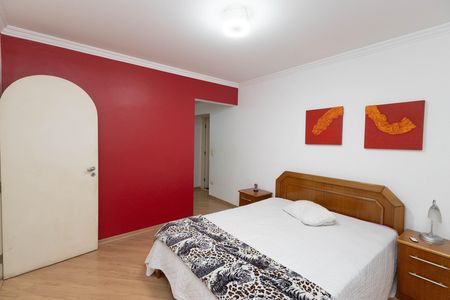 Casa à venda com 680m², 4 quartos e 4 vagas Casa à venda com 680m², 4 quartos e 4 vagasSuíte 3