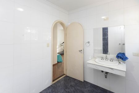 Casa à venda com 680m², 4 quartos e 4 vagas Casa à venda com 680m², 4 quartos e 4 vagasBanheiro da Suíte 1
