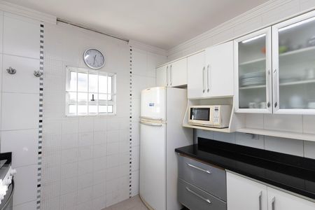 Casa à venda com 680m², 4 quartos e 4 vagas Casa à venda com 680m², 4 quartos e 4 vagasCozinha