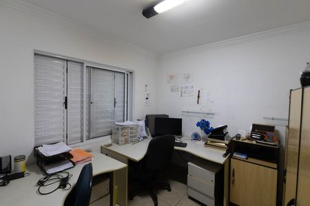 Casa à venda com 680m², 4 quartos e 4 vagas Casa à venda com 680m², 4 quartos e 4 vagasEscritório