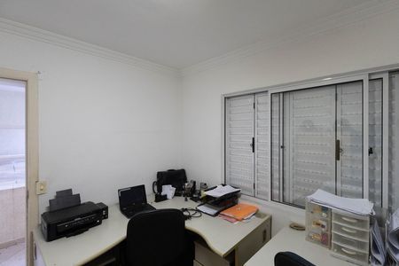 Casa à venda com 680m², 4 quartos e 4 vagas Casa à venda com 680m², 4 quartos e 4 vagasEscritório