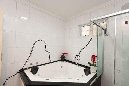 Casa à venda com 680m², 4 quartos e 4 vagas Casa à venda com 680m², 4 quartos e 4 vagasBanheiro da Suíte 3
