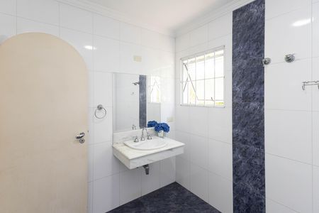 Casa à venda com 680m², 4 quartos e 4 vagas Casa à venda com 680m², 4 quartos e 4 vagasBanheiro da Suíte 1