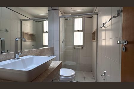 Apartamento à venda com 104m², 2 quartos e 2 vagas Apartamento à venda com 104m², 2 quartos e 2 vagasBanheiro Social
