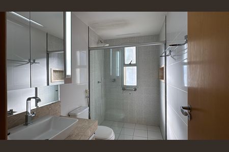 Banheiro da Suíte 1 de apartamento à venda com 2 quartos, 104m² em Setor Bueno, Goiânia