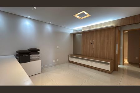 Sala de apartamento à venda com 2 quartos, 104m² em Setor Bueno, Goiânia