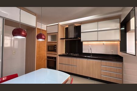 Apartamento à venda com 104m², 2 quartos e 2 vagas Apartamento à venda com 104m², 2 quartos e 2 vagasCozinha