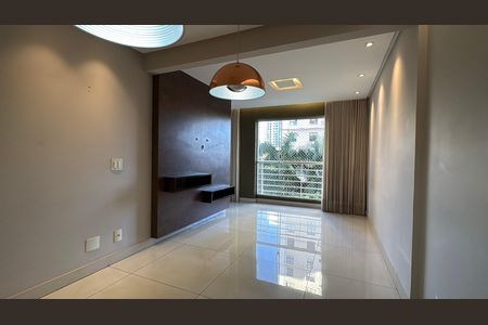 Apartamento à venda com 104m², 2 quartos e 2 vagas Apartamento à venda com 104m², 2 quartos e 2 vagasSala