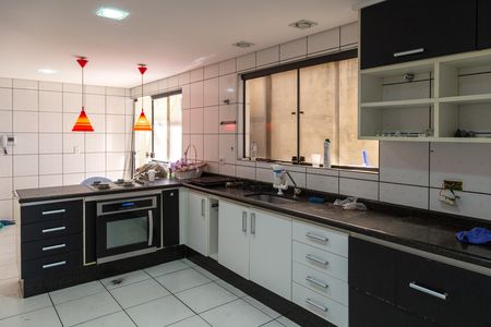 Casa para alugar com 220m², 3 quartos e 5 vagasCozinha