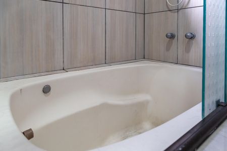 Casa para alugar com 220m², 3 quartos e 5 vagasBanheiro social