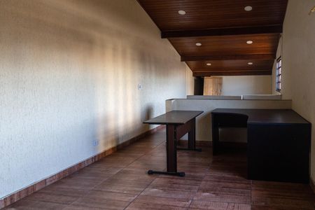 Casa para alugar com 220m², 3 quartos e 5 vagasSoton