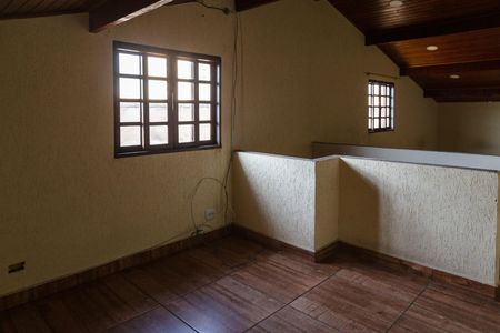 Casa para alugar com 220m², 3 quartos e 5 vagasSoton