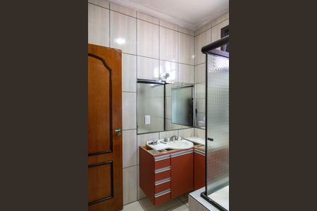 Casa para alugar com 220m², 3 quartos e 5 vagasBanheiro social