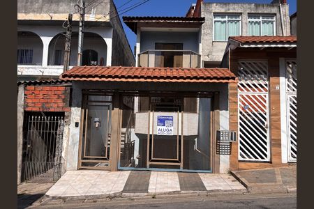 Casa para alugar com 220m², 3 quartos e 5 vagas Casa para alugar com 220m², 3 quartos e 5 vagasFachada