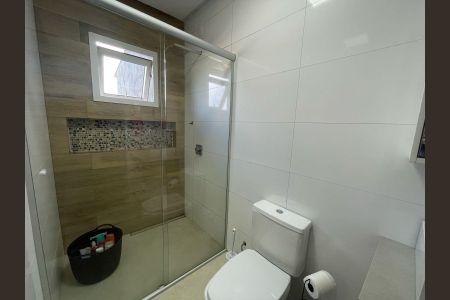Casa à venda com 135m², 3 quartos e 3 vagas Casa à venda com 135m², 3 quartos e 3 vagasBanheiro da Suíte