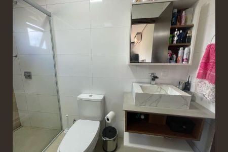 Casa à venda com 135m², 3 quartos e 3 vagas Casa à venda com 135m², 3 quartos e 3 vagasBanheiro da Suíte