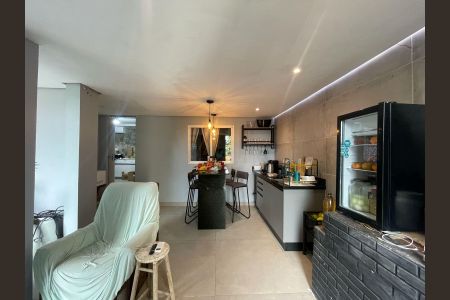 Casa à venda com 135m², 3 quartos e 3 vagas Casa à venda com 135m², 3 quartos e 3 vagasÁrea gourmet