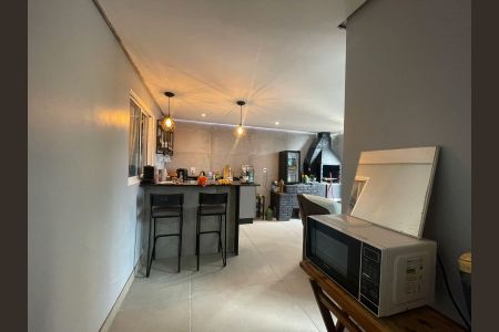 Casa à venda com 135m², 3 quartos e 3 vagas Casa à venda com 135m², 3 quartos e 3 vagasÁrea gourmet